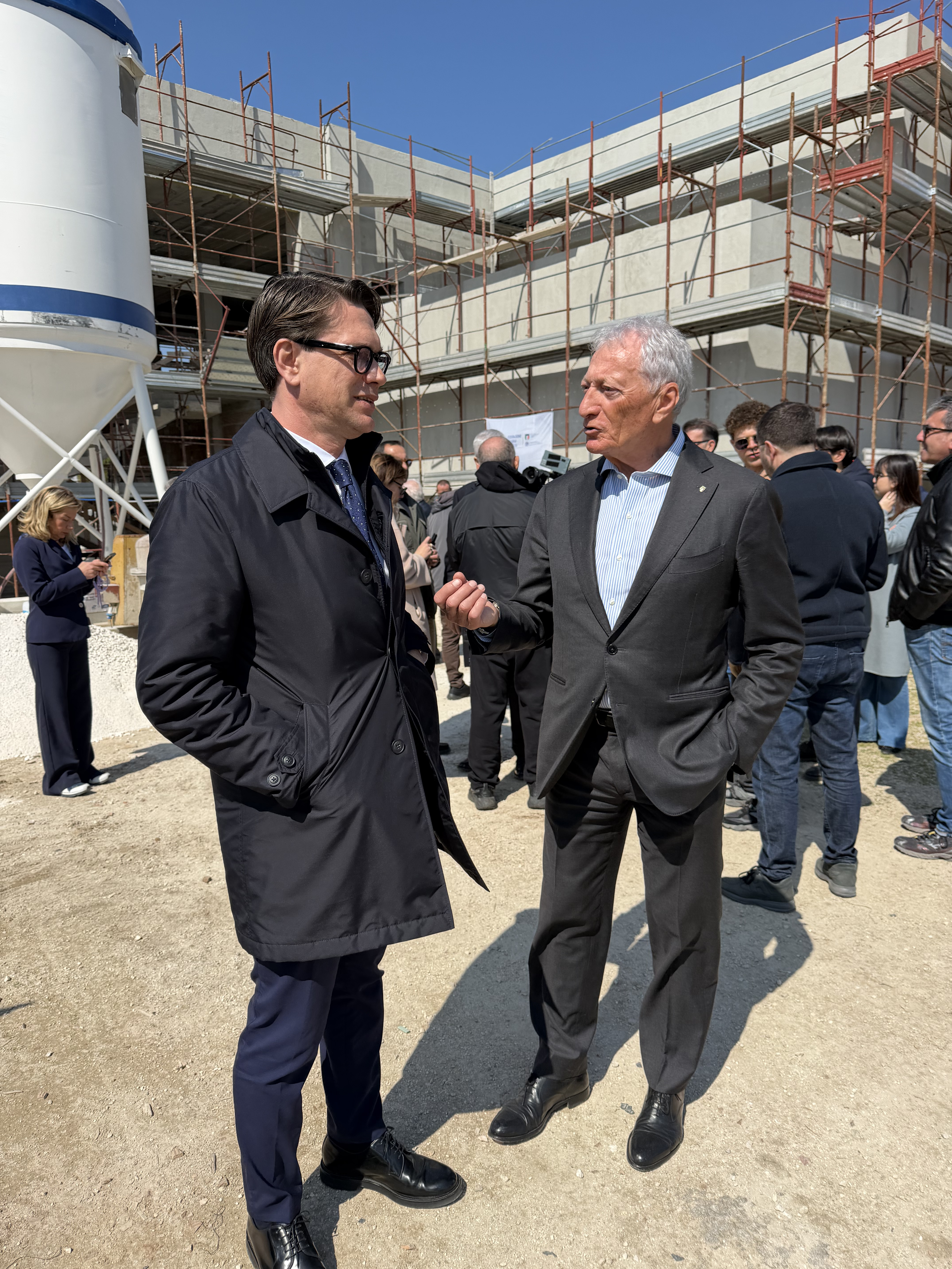 Galleria Centro tecnico federale di pesistica di Capurso, l’assessore Casili al sopralluogo con il presidente nazionale del CONI Buonfiglio - Diapositiva 3 di 7