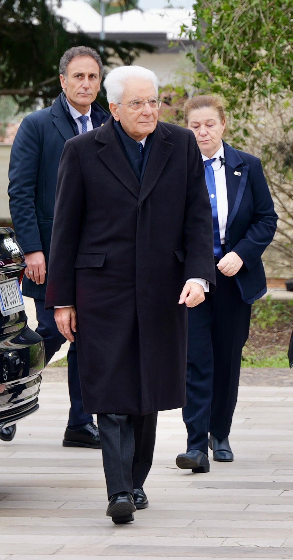 Galleria CELEBRAZIONE DEL 70° ANNO ACCADEMICO DELL’UNIVERSITÀ DEL SALENTO ALLA PRESENZA DEL PRESIDENTE MATTARELLA. DICHIARAZIONI DI EMILIANO, PIEMONTESE, LEO E DELLI NOCI - Diapositiva 4 di 19